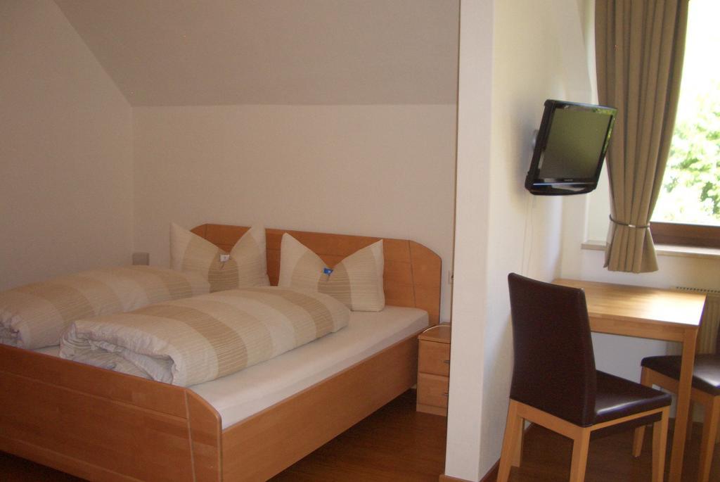 Gaestehaus Weberskirch Ernst Rum bild